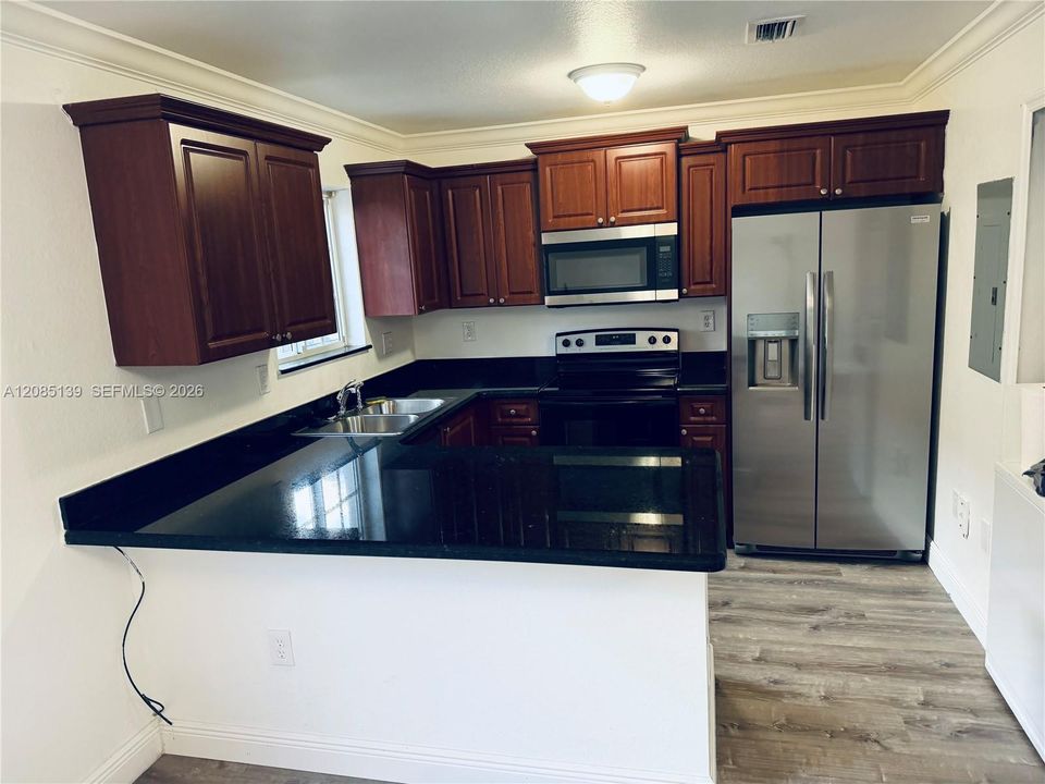 В аренду: $2,600 (3 спален, 2 ванн, 1280 Квадратных фут)