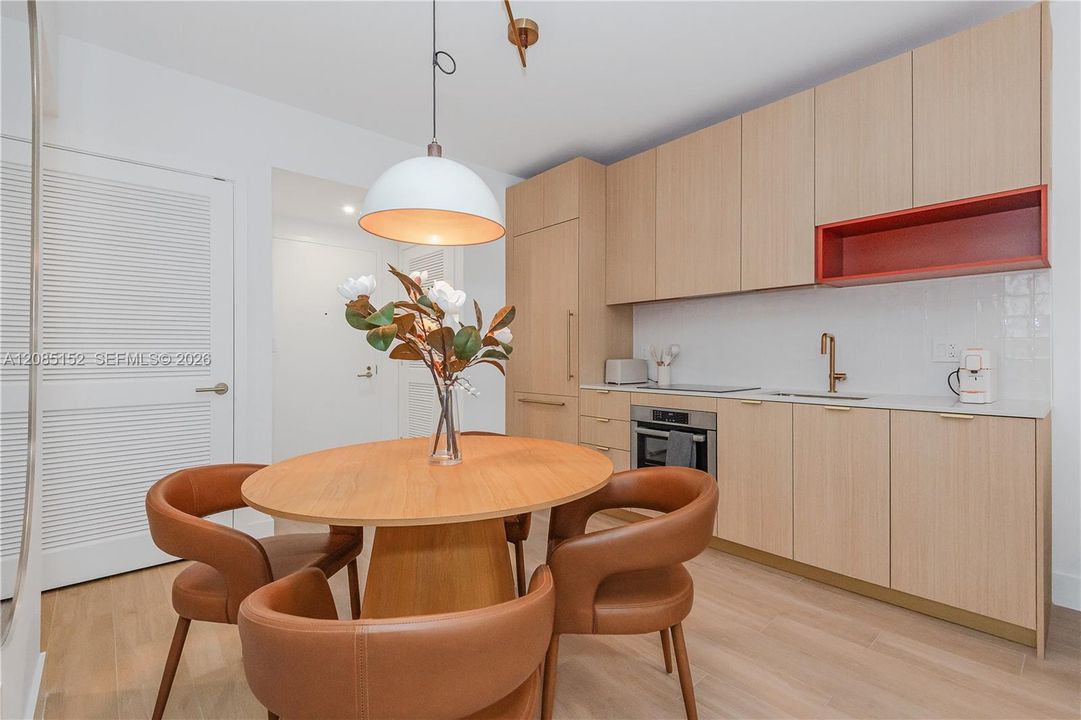 На продажу: $748,900 (1 спален, 1 ванн, 598 Квадратных фут)