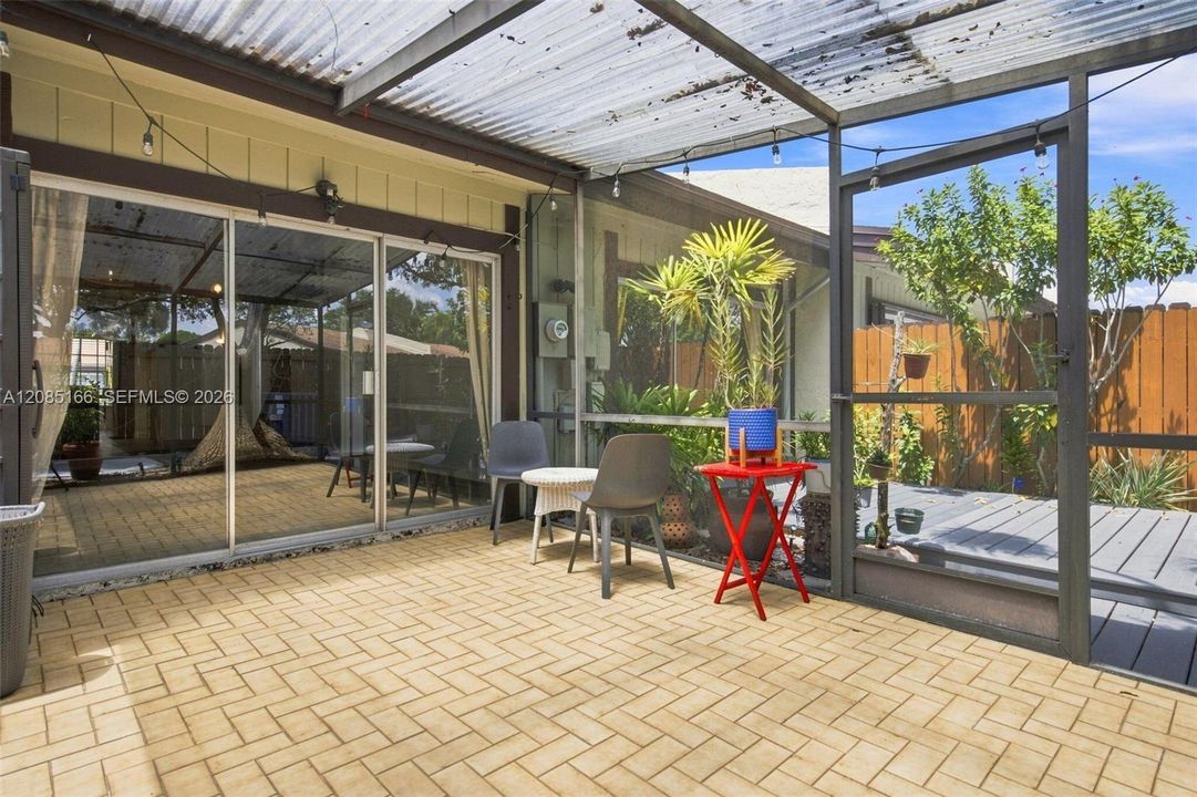 На продажу: $445,000 (2 спален, 2 ванн, 1196 Квадратных фут)