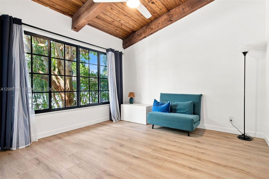 На продажу: $445,000 (2 спален, 2 ванн, 1196 Квадратных фут)