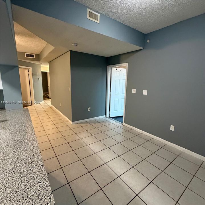 В аренду: $2,450 (3 спален, 2 ванн, 1123 Квадратных фут)