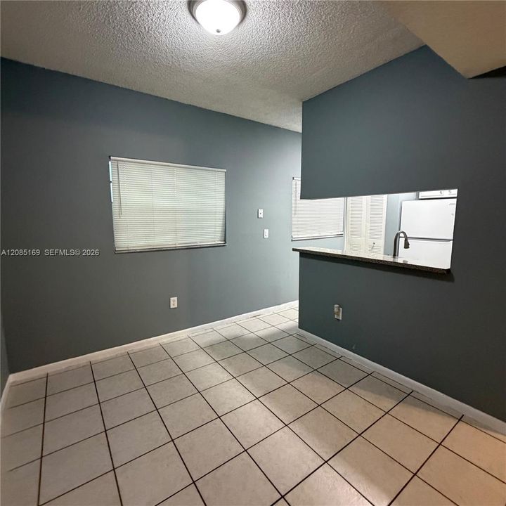 В аренду: $2,450 (3 спален, 2 ванн, 1123 Квадратных фут)