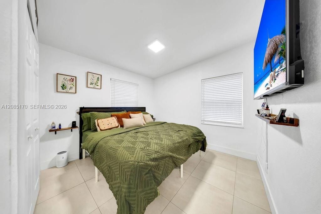 En Venta: $425,000 (2 camas, 1 baños, 725 Pies cuadrados)