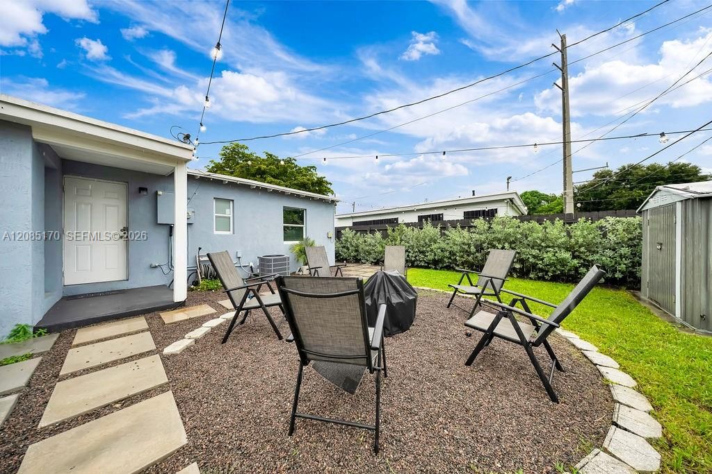 En Venta: $425,000 (2 camas, 1 baños, 725 Pies cuadrados)