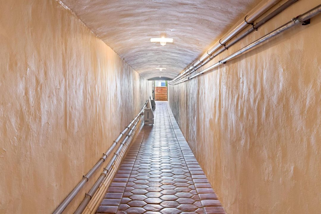 Tunnel