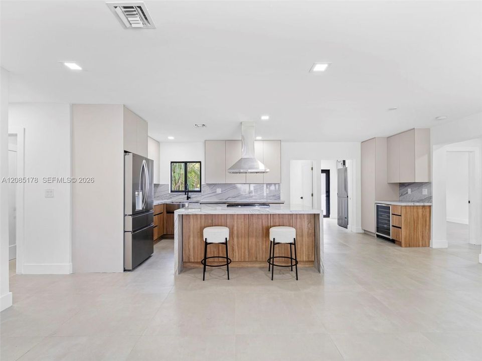 For Sale: $824,400 (5 beds, 3 baths, 2180 Square Feet)