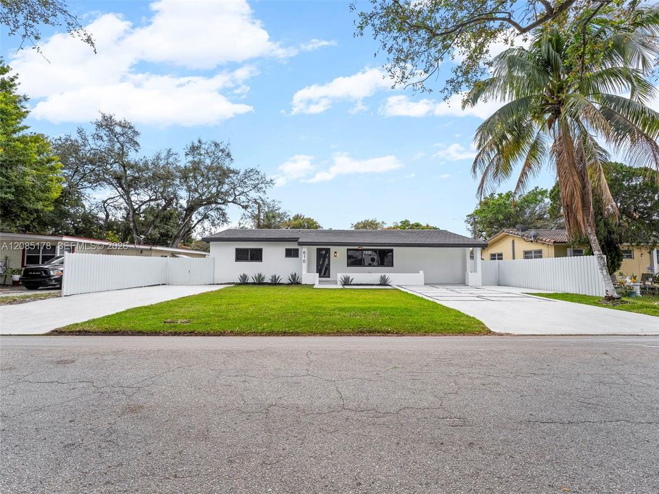 For Sale: $824,400 (5 beds, 3 baths, 2180 Square Feet)