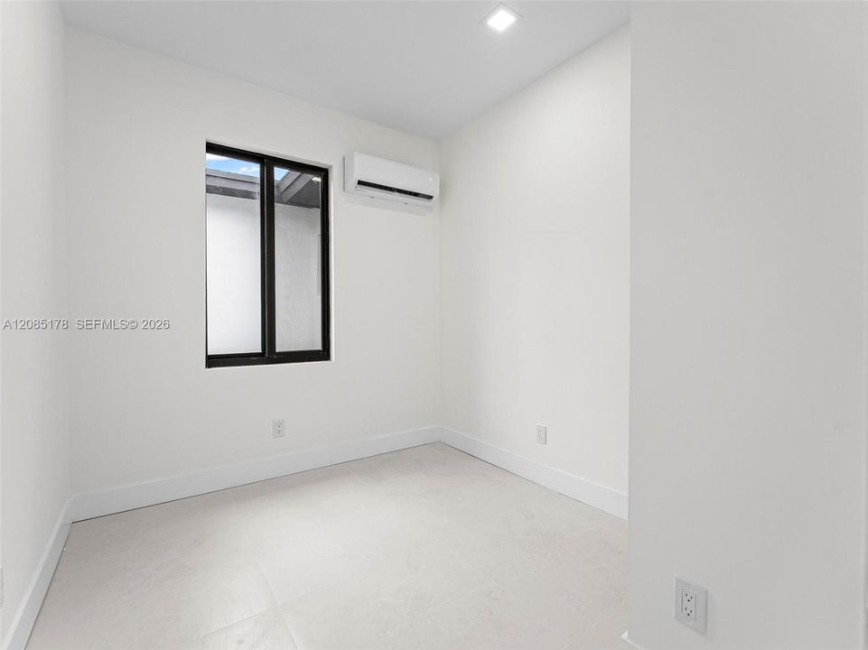 For Sale: $824,400 (5 beds, 3 baths, 2180 Square Feet)