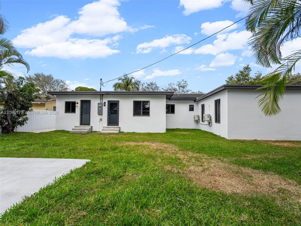 For Sale: $824,400 (5 beds, 3 baths, 2180 Square Feet)