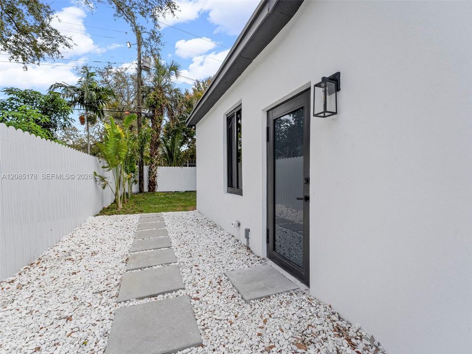 For Sale: $824,400 (5 beds, 3 baths, 2180 Square Feet)