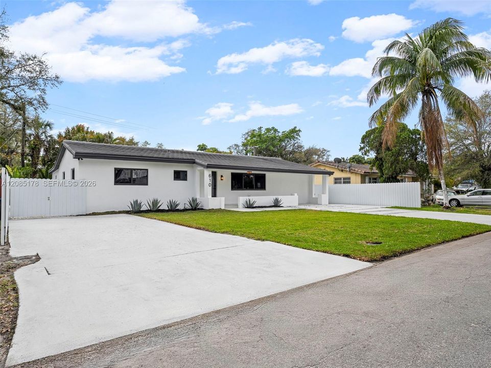 For Sale: $824,400 (5 beds, 3 baths, 2180 Square Feet)