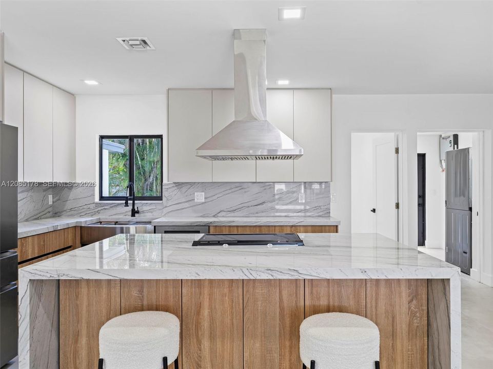 For Sale: $824,400 (5 beds, 3 baths, 2180 Square Feet)