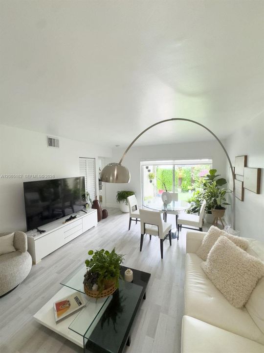 В аренду: $2,850 (3 спален, 2 ванн, 1090 Квадратных фут)