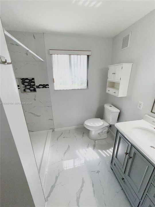 В аренду: $3,300 (4 спален, 2 ванн, 1666 Квадратных фут)