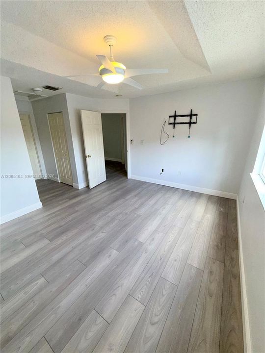 В аренду: $3,300 (4 спален, 2 ванн, 1666 Квадратных фут)