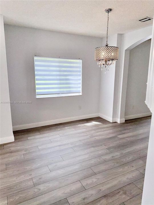 В аренду: $3,300 (4 спален, 2 ванн, 1666 Квадратных фут)
