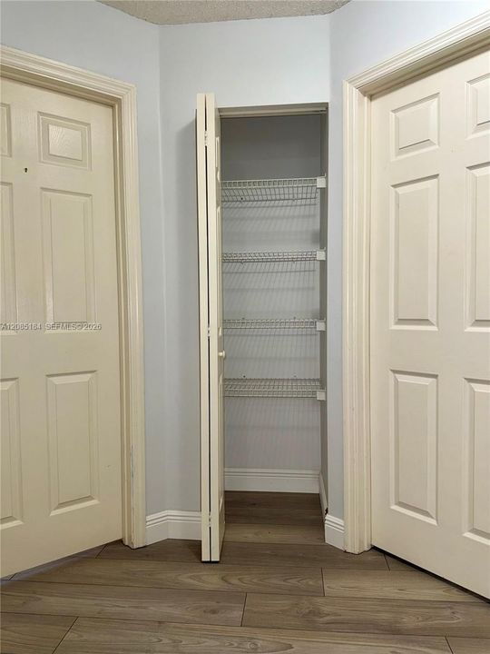 В аренду: $3,300 (4 спален, 2 ванн, 1666 Квадратных фут)
