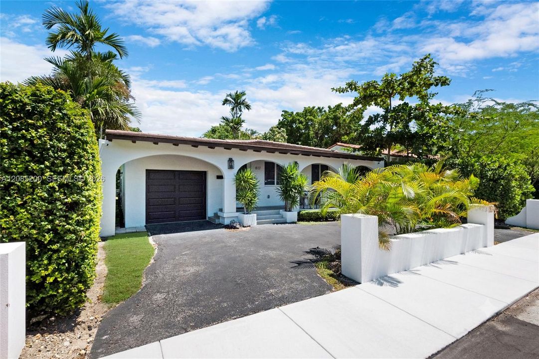 For Rent: $8,000 (3 beds, 2 baths, 1572 Square Feet)