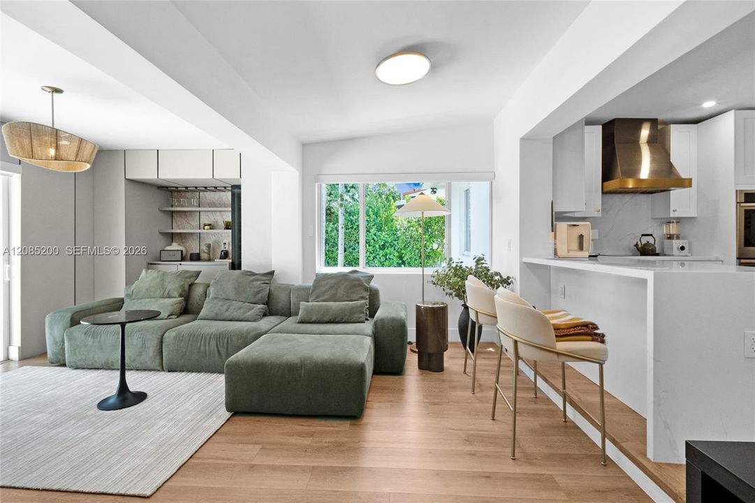 For Rent: $8,000 (3 beds, 2 baths, 1572 Square Feet)
