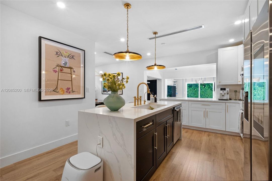 For Rent: $8,000 (3 beds, 2 baths, 1572 Square Feet)
