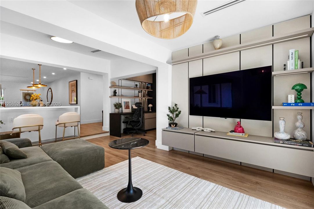For Rent: $8,000 (3 beds, 2 baths, 1572 Square Feet)