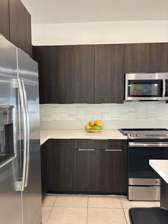 For Rent: $3,097 (3 beds, 2 baths, 1129 Square Feet)