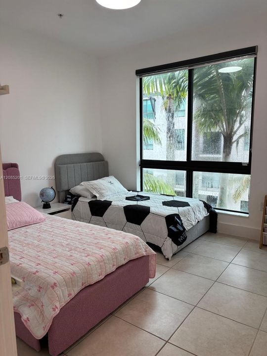 For Rent: $3,097 (3 beds, 2 baths, 1129 Square Feet)