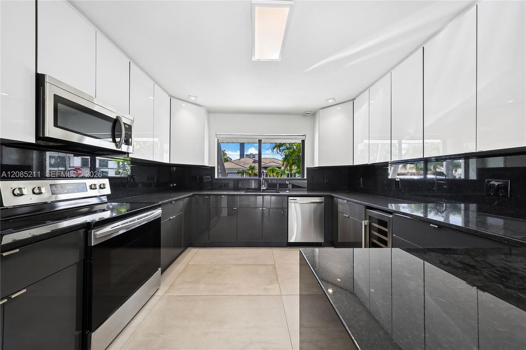 For Rent: $15,000 (4 beds, 4 baths, 2948 Square Feet)