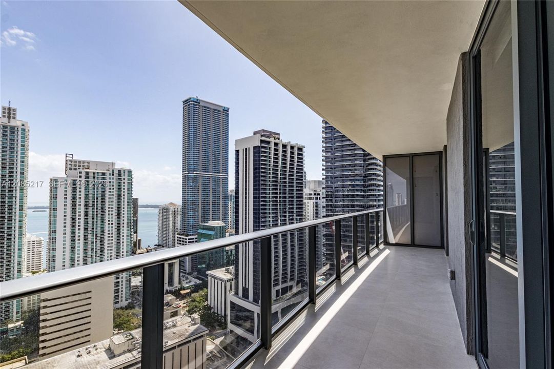 For Sale: $609,999 (1 beds, 2 baths, 792 Square Feet)