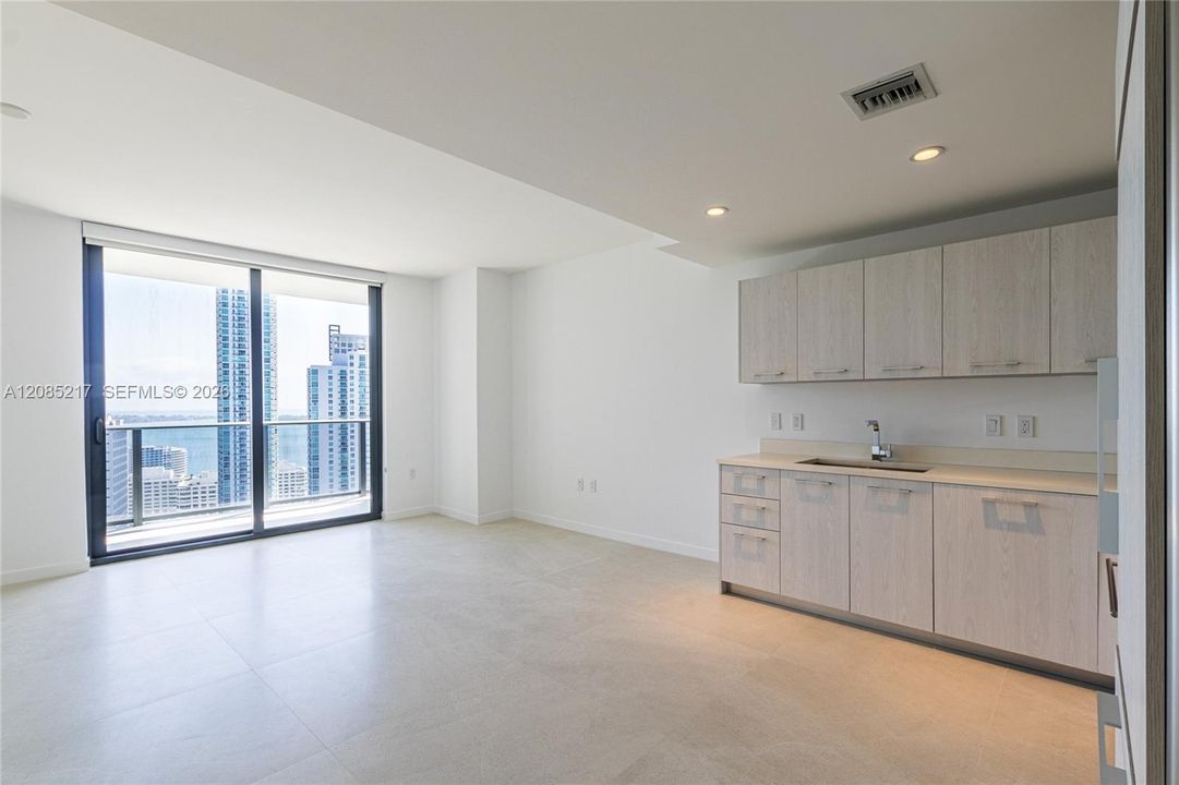 For Sale: $609,999 (1 beds, 2 baths, 792 Square Feet)