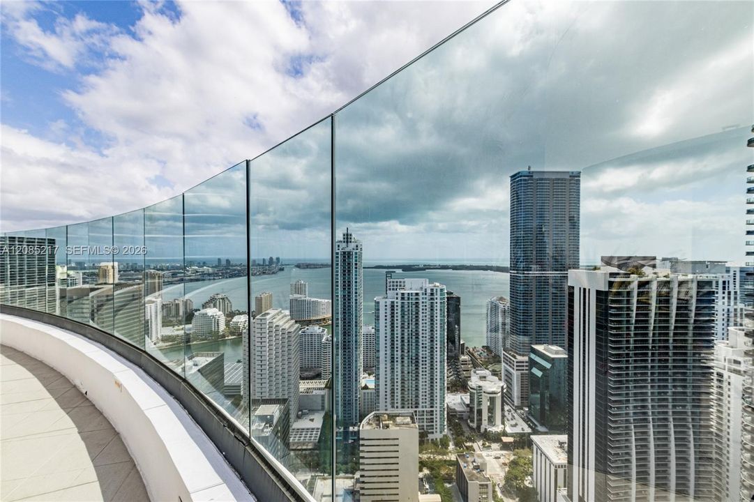 For Sale: $609,999 (1 beds, 2 baths, 792 Square Feet)