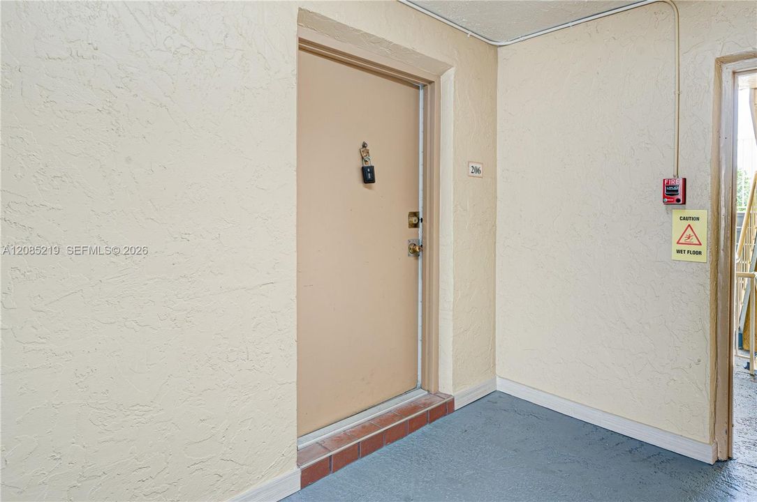 В аренду: $1,850 (1 спален, 1 ванн, 810 Квадратных фут)