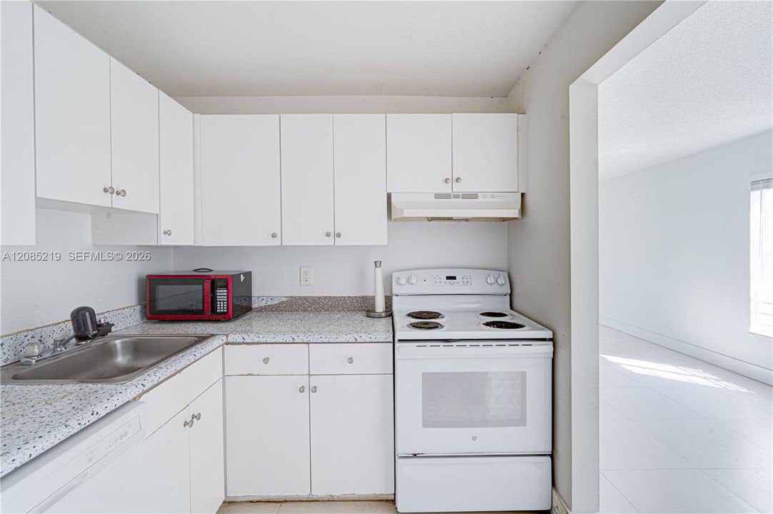 В аренду: $1,850 (1 спален, 1 ванн, 810 Квадратных фут)