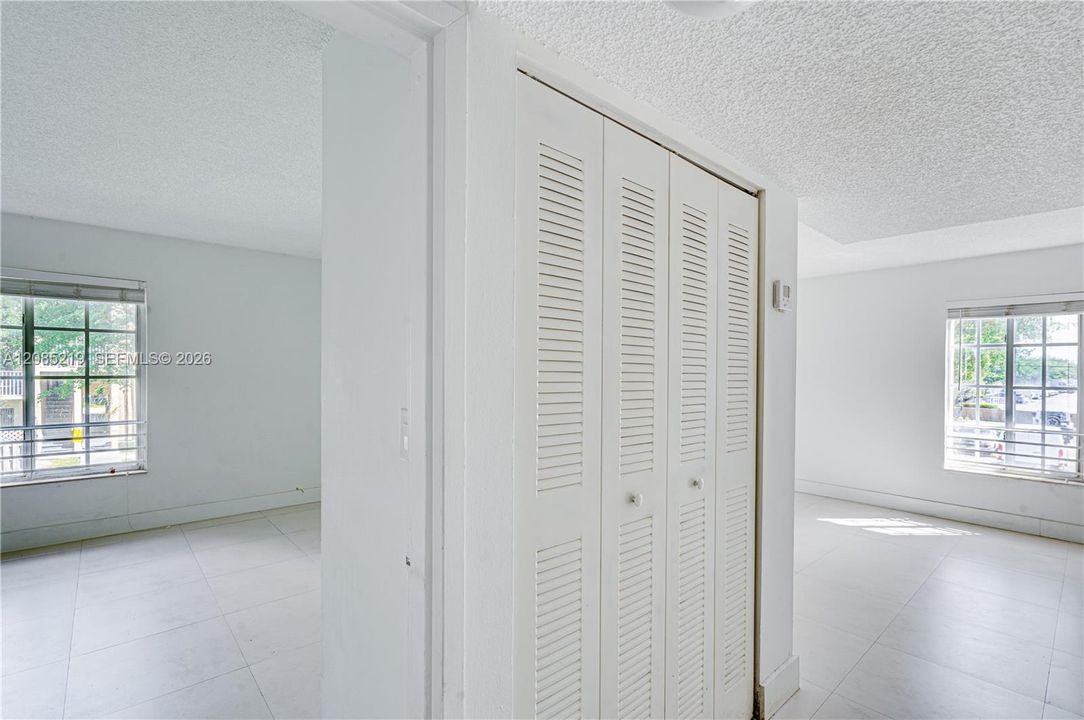 В аренду: $1,850 (1 спален, 1 ванн, 810 Квадратных фут)