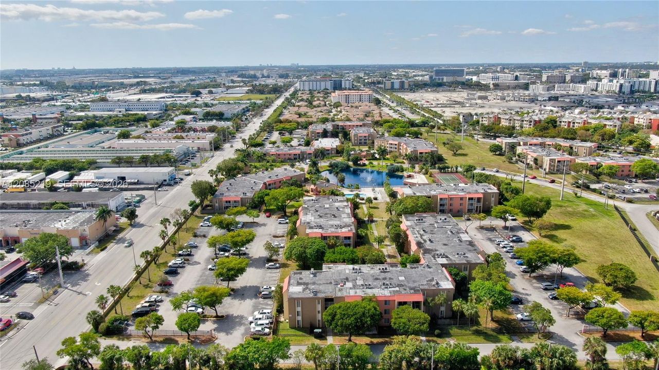 В аренду: $1,850 (1 спален, 1 ванн, 810 Квадратных фут)