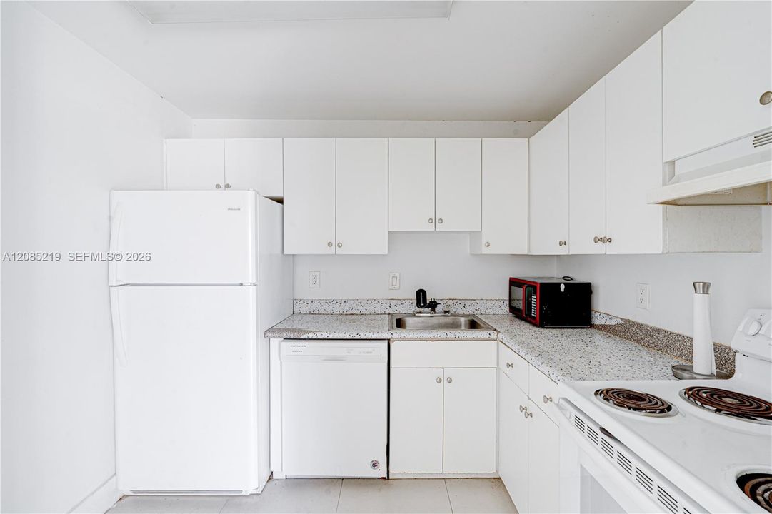 В аренду: $1,850 (1 спален, 1 ванн, 810 Квадратных фут)