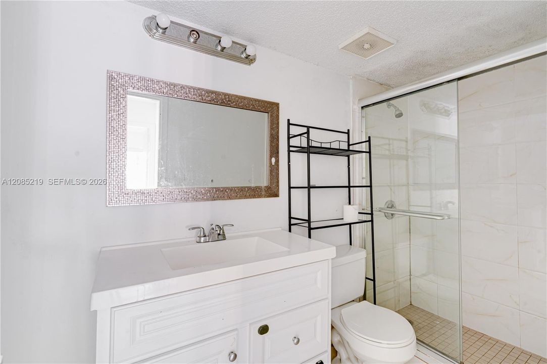 В аренду: $1,850 (1 спален, 1 ванн, 810 Квадратных фут)