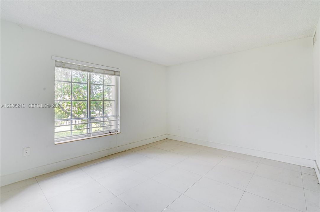 В аренду: $1,850 (1 спален, 1 ванн, 810 Квадратных фут)