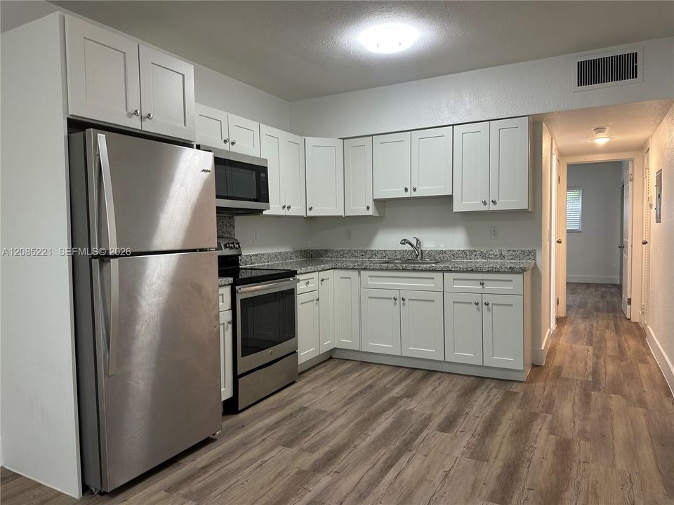 В аренду: $1,695 (1 спален, 1 ванн, 0 Квадратных фут)
