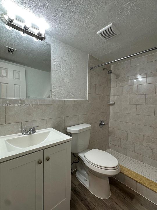 В аренду: $1,695 (1 спален, 1 ванн, 0 Квадратных фут)