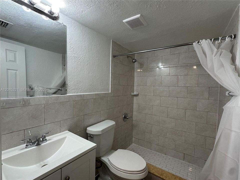 В аренду: $1,695 (1 спален, 1 ванн, 0 Квадратных фут)