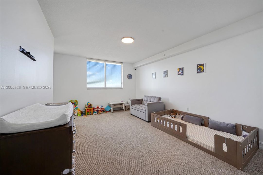 En Venta: $759,900 (2 camas, 2 baños, 1397 Pies cuadrados)