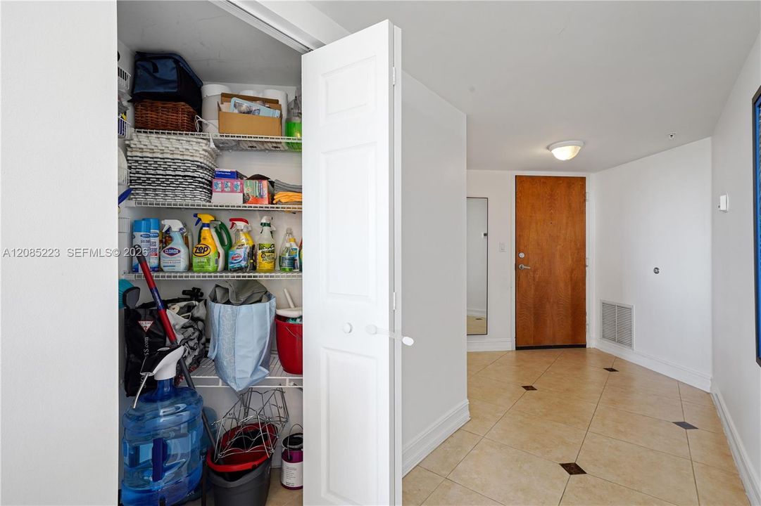 En Venta: $759,900 (2 camas, 2 baños, 1397 Pies cuadrados)