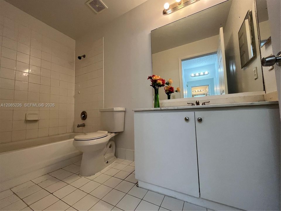 В аренду: $2,850 (3 спален, 2 ванн, 1588 Квадратных фут)