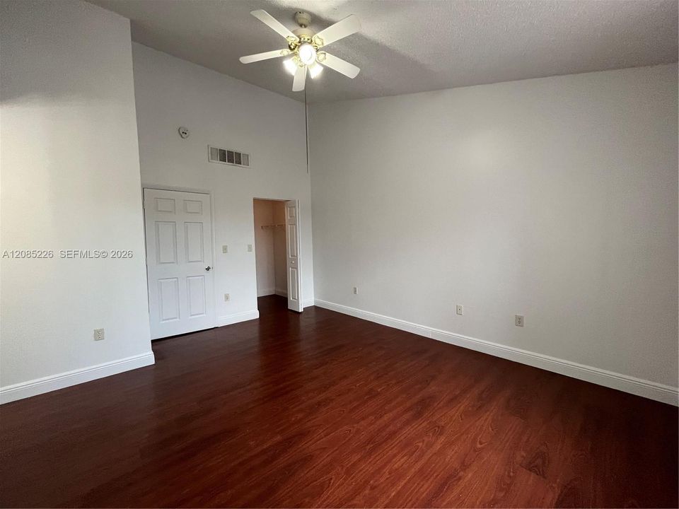 В аренду: $2,850 (3 спален, 2 ванн, 1588 Квадратных фут)