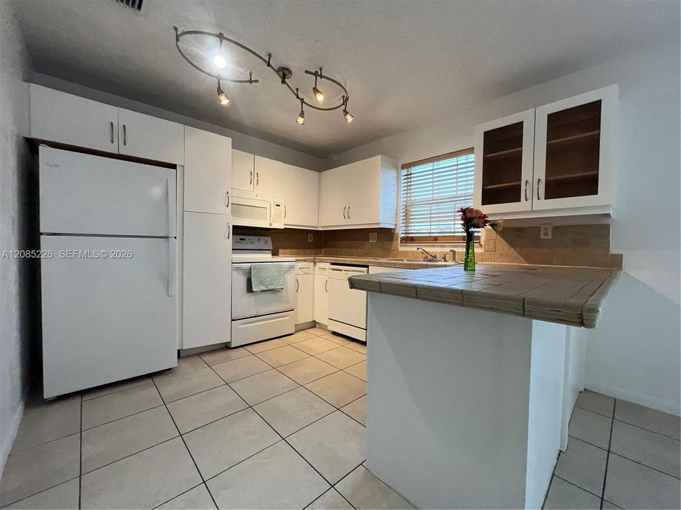 В аренду: $2,850 (3 спален, 2 ванн, 1588 Квадратных фут)