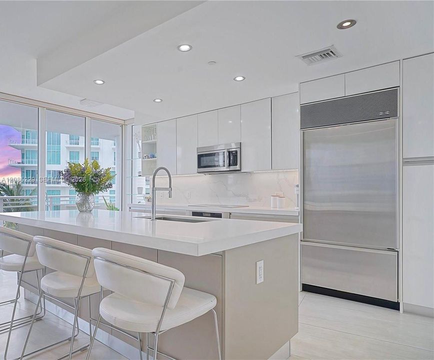 For Rent: $6,000 (2 beds, 2 baths, 1301 Square Feet)