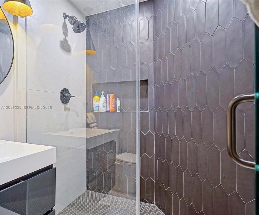 For Rent: $6,000 (2 beds, 2 baths, 1301 Square Feet)