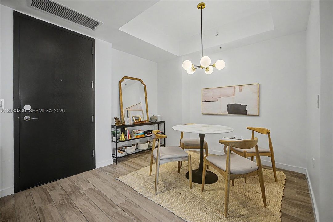 На продажу: $699,000 (2 спален, 2 ванн, 1096 Квадратных фут)