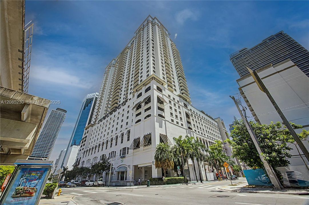На продажу: $699,000 (2 спален, 2 ванн, 1096 Квадратных фут)